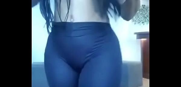  Gostosa De Calça Legging Rebolando